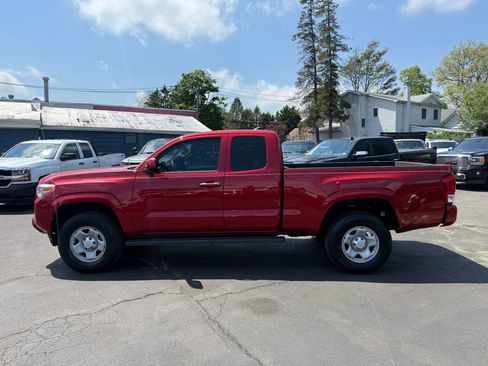 Used 2018 Toyota Tacoma SR RWD image 9