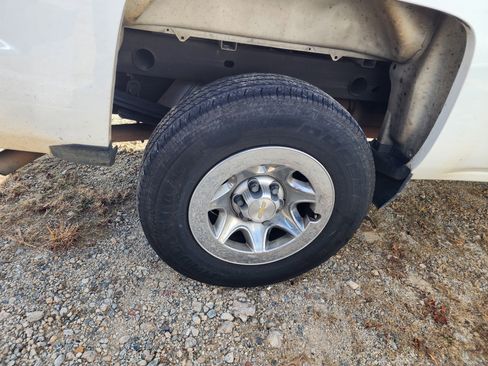 Used 2018 Chevrolet Silverado 1500 W/T w/ Trailering Package image 9