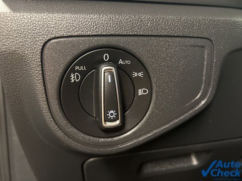 Used 2019 Volkswagen Atlas SE image 33