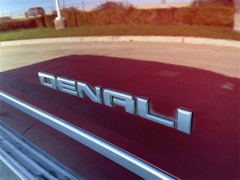 Used 2016 GMC Yukon Denali w/ Open Road Package image 34