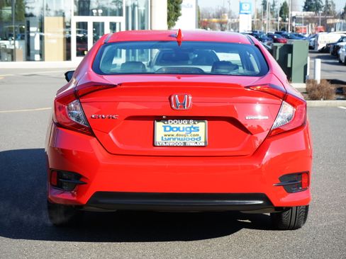 Used 2016 Honda Civic Touring image 4