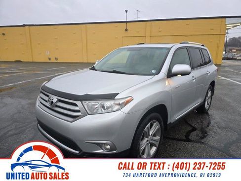 Used 2012 Toyota Highlander Limited image 1