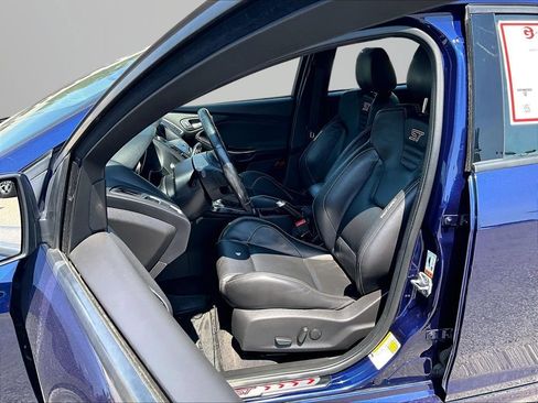 Used 2016 Ford Focus ST w/ Equipment Group 402A FWD image 23
