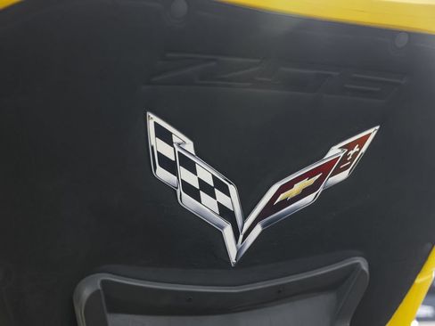 Used 2016 Chevrolet Corvette Z06 w/ 3LZ Preferred Equipment Group RWD image 18