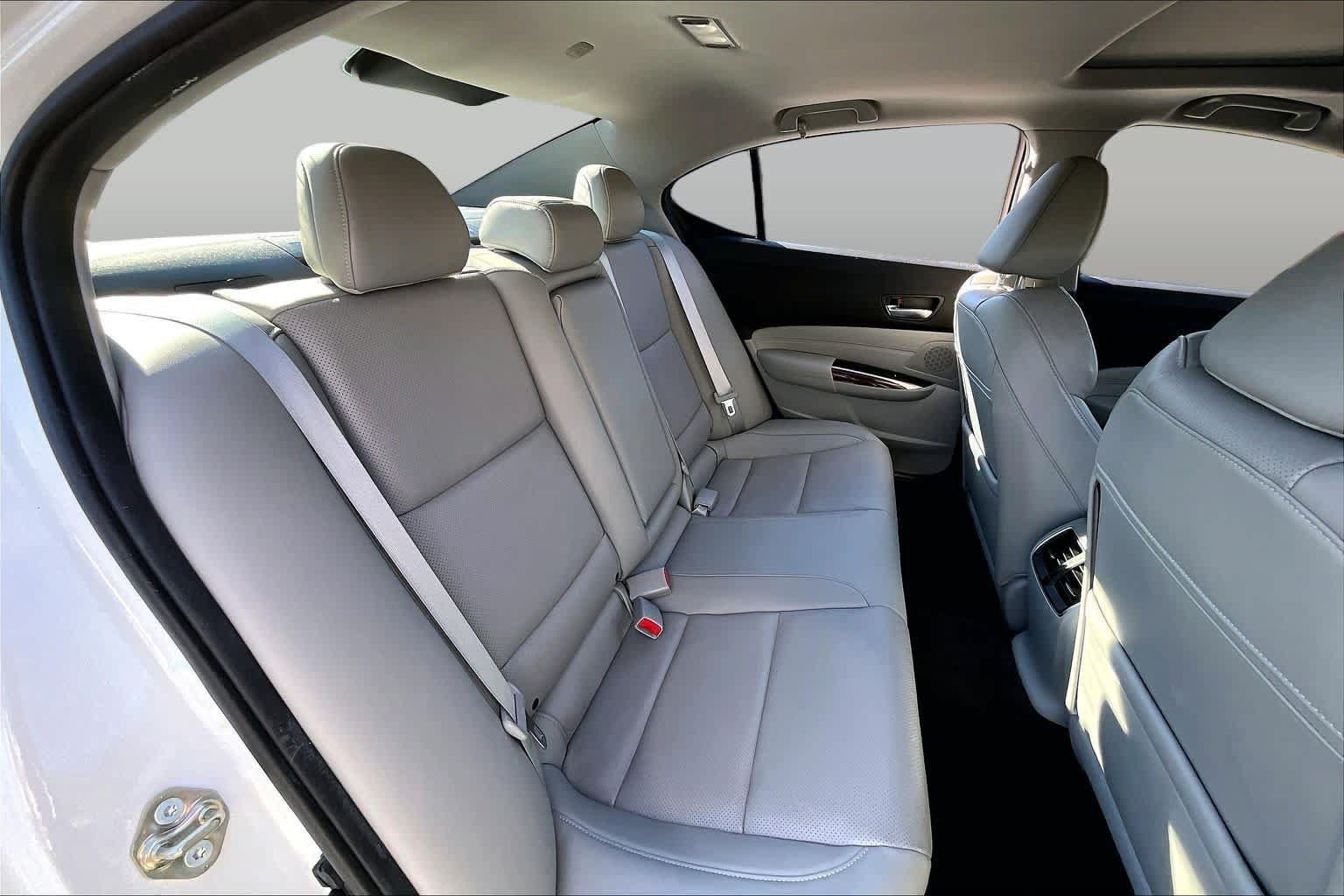 Used 2016 Acura TLX w/ Technology Package FWD image 29