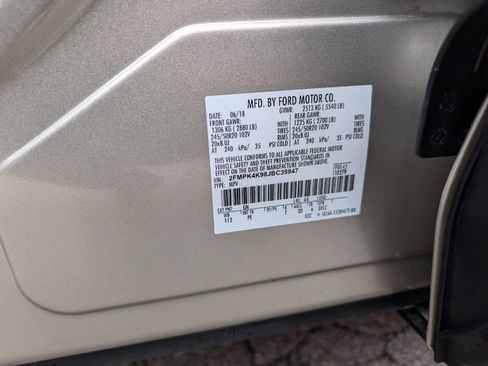 Used 2018 Ford Edge Titanium w/ Equipment Group 301A image 26