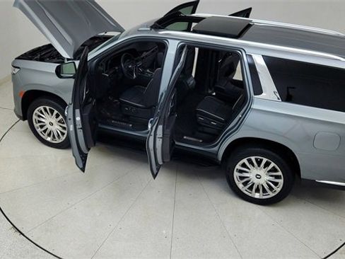 Used 2023 Cadillac Escalade Premium Luxury w/ Performance Package image 93