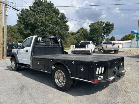 Used 2019 Ford F550 4x4 Regular Cab Super Duty w/ XL Value Package image 9
