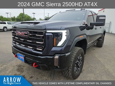 Used 2024 GMC Sierra 2500 AT4X AWD/4WD image 4