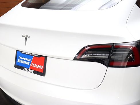 Used 2023 Tesla Model 3 Standard Range RWD image 47