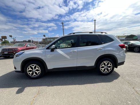 Certified 2022 Subaru Forester Premium AWD/4WD image 6