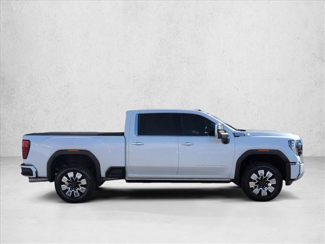 Used 2025 GMC Sierra 3500 Denali w/ Denali Reserve Package AWD/4WD image 4