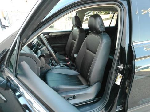 Used 2023 Volkswagen Tiguan SE w/ Panoramic Sunroof Package AWD/4WD image 14