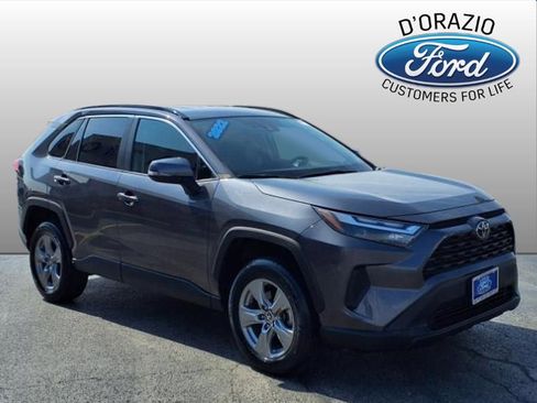 Used 2022 Toyota RAV4 XLE image 1