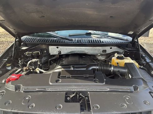 Used 2015 Ford Expedition XLT w/ Equipment Group 202A RWD image 9