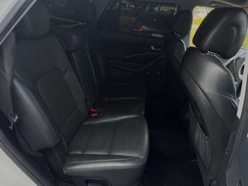 Used 2018 Hyundai Santa Fe FWD image 17