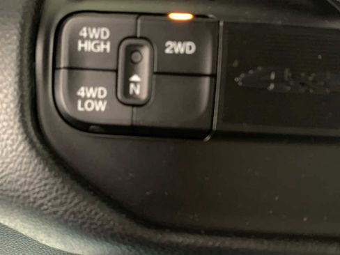 Used 2024 RAM 2500 Tradesman w/ Chrome Appearance Group image 7