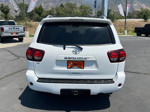Used 2019 Toyota Sequoia SR5 AWD/4WD image 10