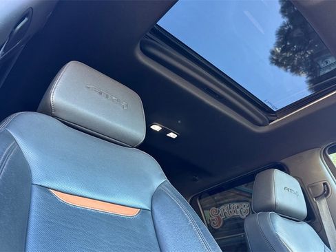 Used 2021 GMC Sierra 1500 AT4 w/ Off-Road Performance Package image 18