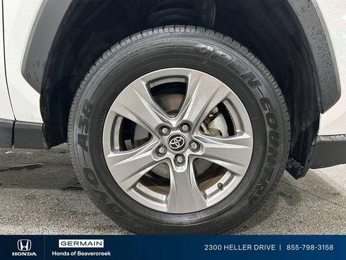 Used 2025 Toyota RAV4 XLE AWD/4WD image 12