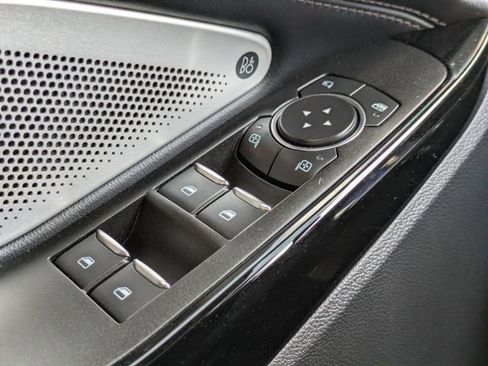 Used 2022 Ford Explorer Platinum w/ Technology Package image 28