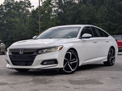Used 2018 Honda Accord Sport image 4