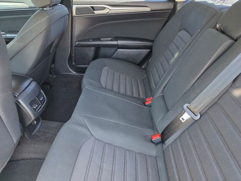 Used 2020 Ford Fusion SE FWD image 15