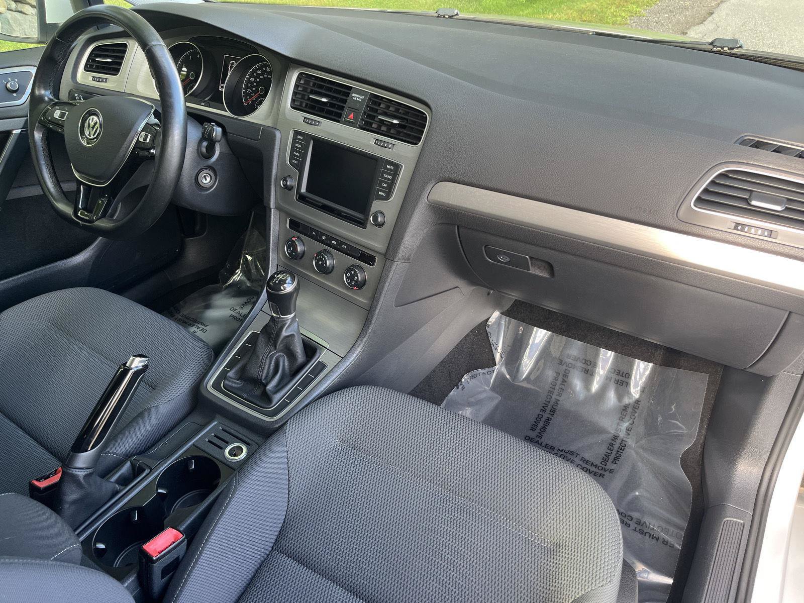 Used 2016 Volkswagen Golf S FWD image 40