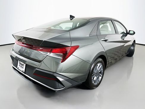 Certified 2024 Hyundai Elantra SEL image 7