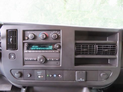 New 2025 Chevrolet Express 3500 w/ Power Convenience Package image 7