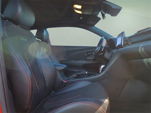 Used 2019 Hyundai Veloster 2.0 Premium image 15