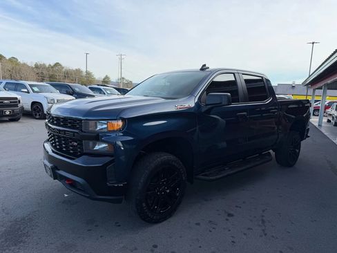 Used 2022 Chevrolet Silverado 1500 Custom Trail Boss AWD/4WD image 2