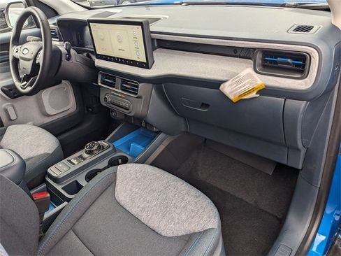 New 2025 Ford Maverick XLT w/ XLT Luxury Package image 31