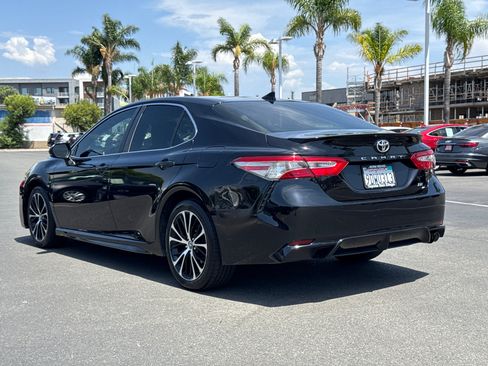 Used 2019 Toyota Camry SE FWD image 11