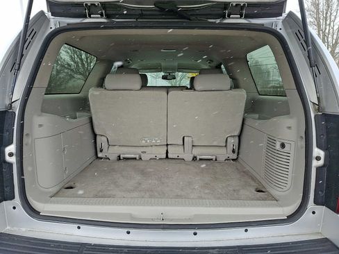Used 2014 Chevrolet Suburban LT image 32
