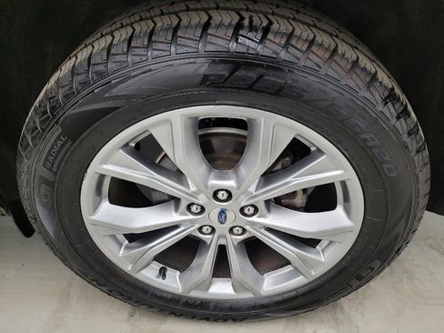 Used 2020 Ford Explorer XLT w/ Equipment Group 202A image 31