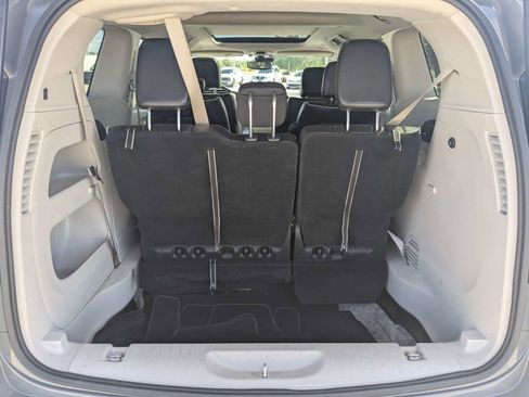 Used 2023 Chrysler Pacifica Limited FWD image 14