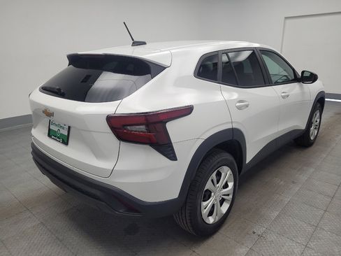 Used 2024 Chevrolet Trax LS FWD image 9