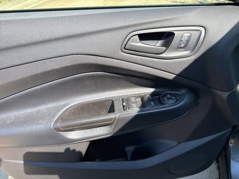Used 2019 Ford Escape S image 13