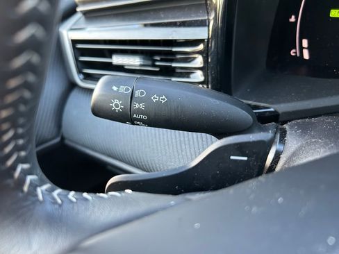 Used 2025 Toyota Camry SE image 21