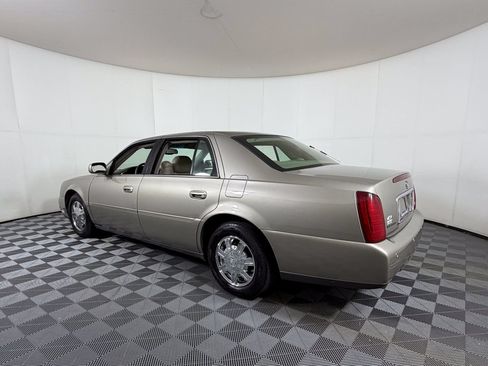 Used 2003 Cadillac De Ville w/ Comfort & Convenience Package FWD image 3