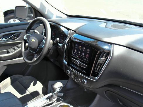 Used 2021 Chevrolet Traverse LS FWD image 42