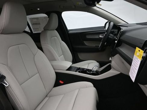 New 2026 Volvo XC40 B5 Plus w/ Protection Package Premier AWD/4WD image 34