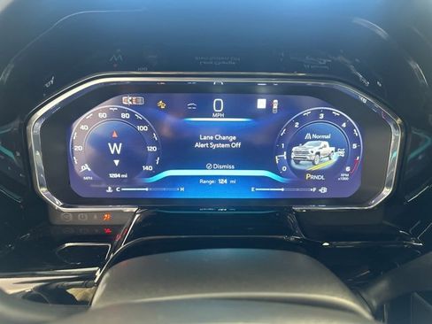 Used 2026 Chevrolet Silverado 2500 LTZ w/ LTZ Convenience Package image 24