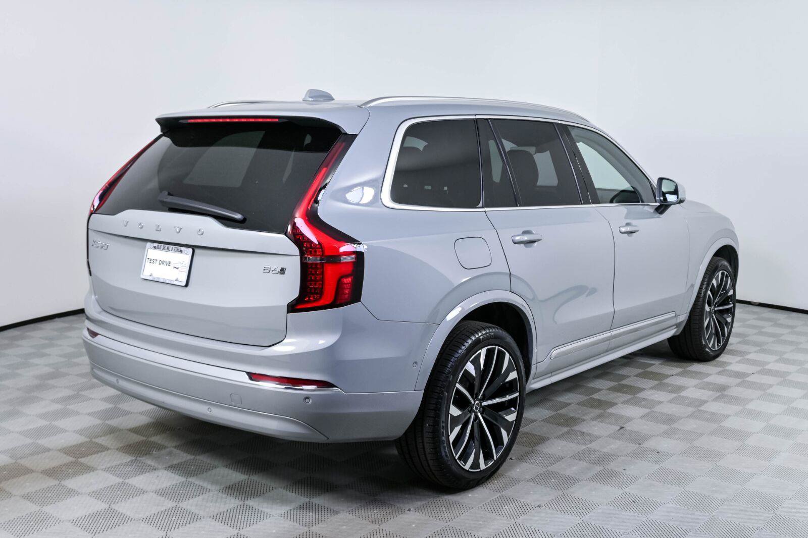 Certified 2026 Volvo XC90 B6 Plus AWD/4WD image 29