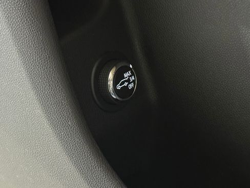 Certified 2025 Cadillac XT4 Premium Luxury image 16