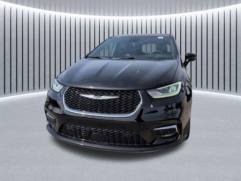 New 2026 Chrysler Pacifica Select image 18