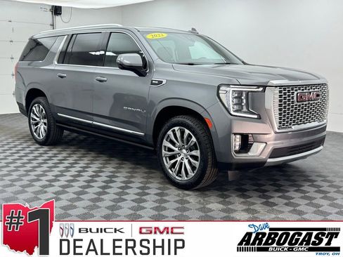 Used 2022 GMC Yukon XL Denali image 1