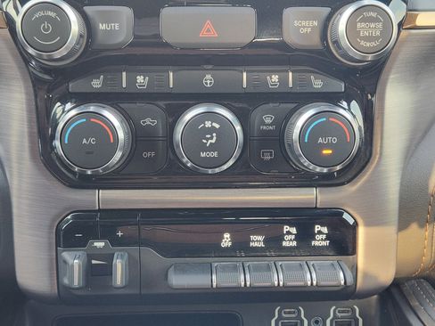 Used 2021 RAM 1500 Limited w/ Bed Utility Group image 20