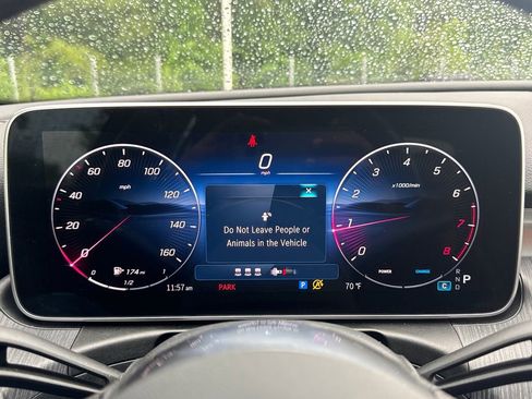 Used 2025 Mercedes-Benz C 300 Sedan image 21